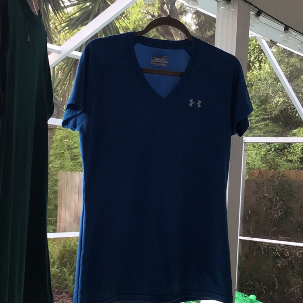 Under Armour ladies v-neck top.